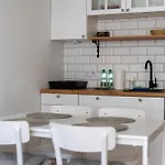 Ursynow Homely By Bookinghost *