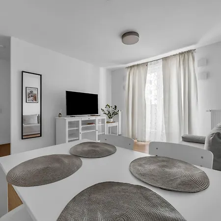 Ursynow Homely By Bookinghost Warschau