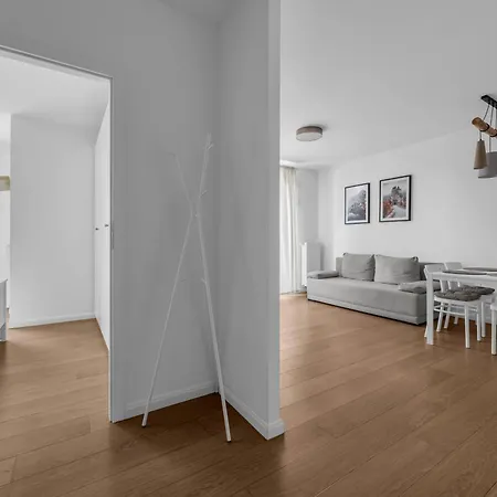Ursynow Homely By Bookinghost