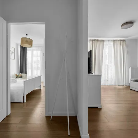 Ursynow Homely By Bookinghost