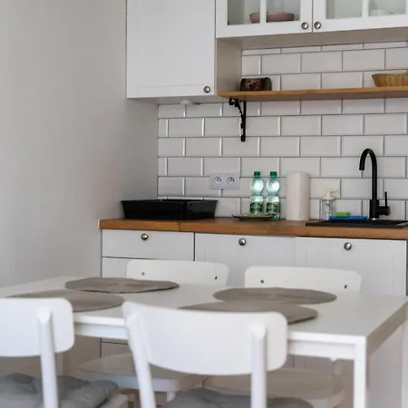 Ursynow Homely By Bookinghost *
